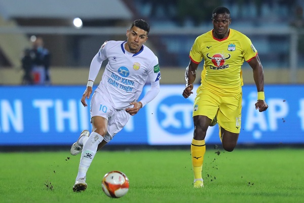 Rượt đuổi kịch tính, Nam Định đánh rơi chiến thắng ở những phút bù giờ