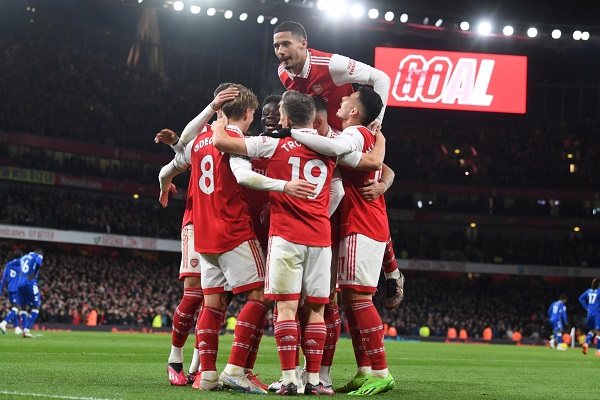 Đấu bù Ngoại hạng Anh: Arsenal và Liverpool cùng thắng