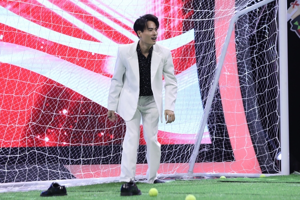 Võ Tấn Phát lên sân khấu, Đại Nghĩa bắt lấy cơ hội ‘hành hạ’ te tua