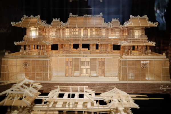 Người nặng lòng với tăm giang