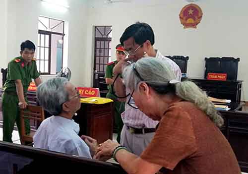 Kẻ dâm ô nhiều bé gái ở Vũng Tàu được hưởng án treo, dư luận phản đối