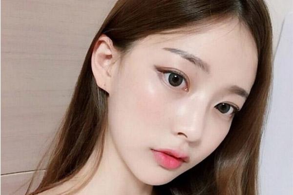 4 kiểu trang điểm chuẩn cho mùa đông