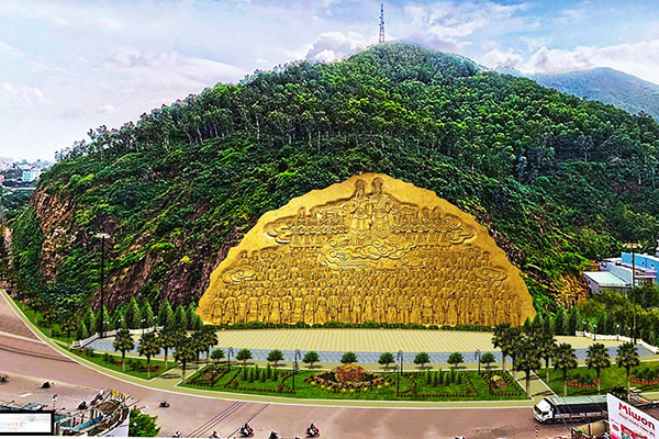 Cận cảnh hiện trường nơi tạc bức phù điêu 86 tỷ