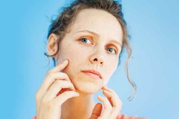 Chuyện gì sẽ xảy ra khi bạn để lớp trang điểm ngủ qua đêm