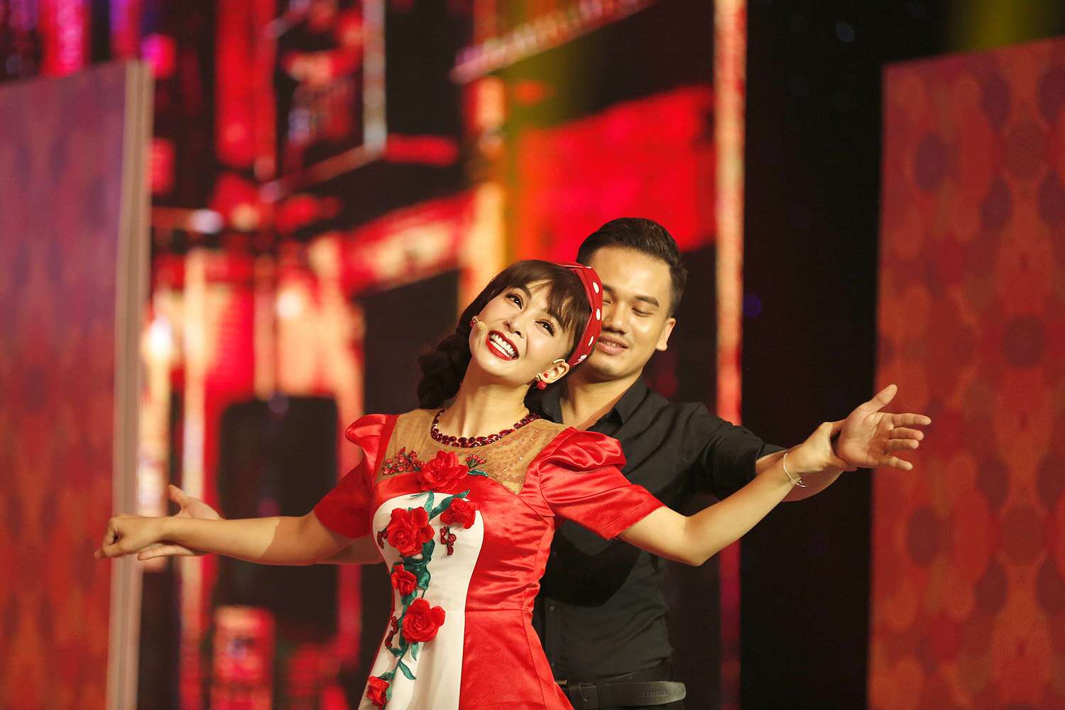 Duyên Dáng Bolero: thí sinh biến hóa từ “người đẹp ngàn cân” đến “người đẹp lắm chiêu”