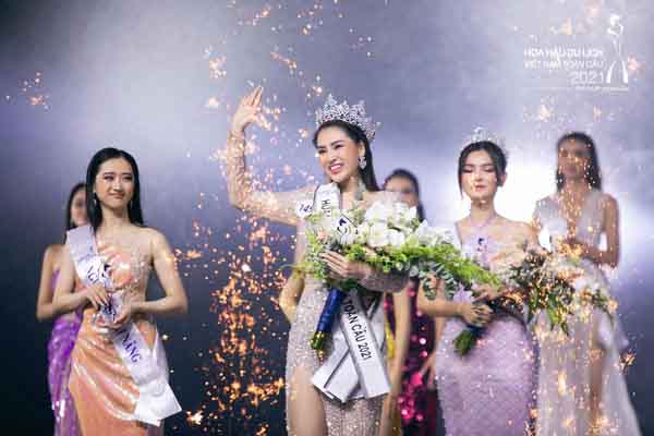 Sắc vóc cuốn hút của Tân Hoa hậu Du lịch Việt Nam Toàn cầu 2021