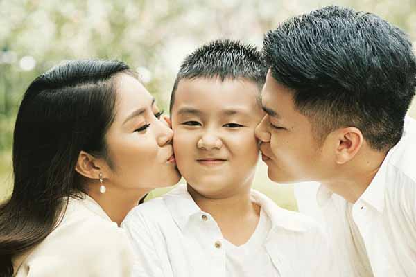 Lê Phương viết cho bé Cà Pháo: ‘Ngày sinh con, mẹ trắng tay’