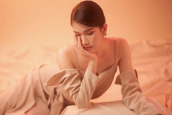 Á hậu Phương Anh: Mất 2 năm để thành thạo tiếng Anh