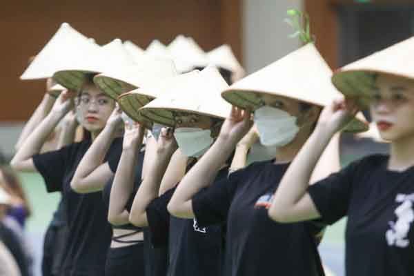 Hàng nghìn diễn viên say sưa tập luyện, ‘chạy đua’ để kịp khai mạc SEA Games 31