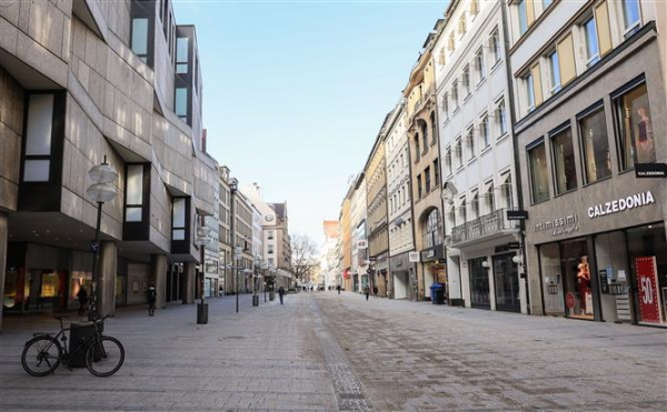 COVID-19: Đức gia hạn phong toả, Pháp phát hiện 2.000 ca nhiễm “biến thể ở Anh”