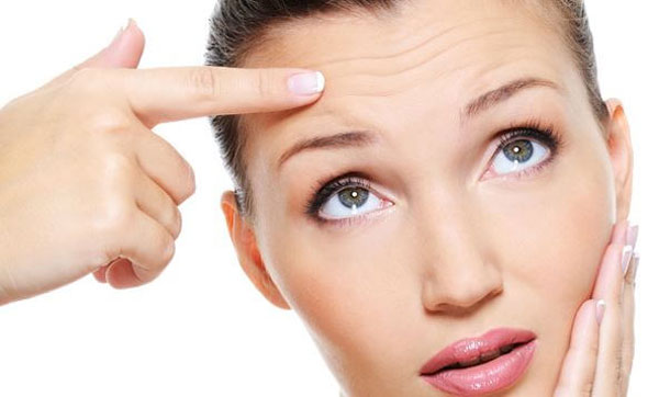 Xóa nếp nhăn vùng trán đơn giản bằng trứng gà và chuối