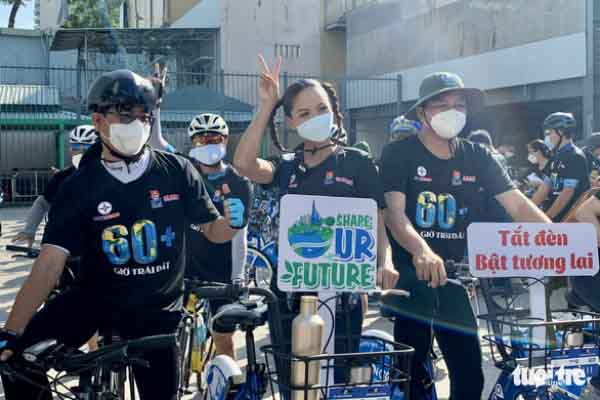 H’Hen Niê đạp xe khởi động chiến dịch ‘Giờ Trái đất 2022’