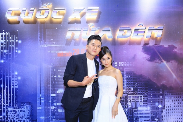 Hoàng Yến Chibi khoe vai trần, Quách Ngọc Tuyên chuẩn ‘soái ca’ tại sự kiện