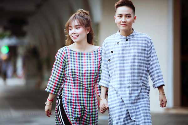 Bi Bảo – Múi Xù diện áo dài đôi ra phố Tết, tiết lộ điều thú vị năm mới