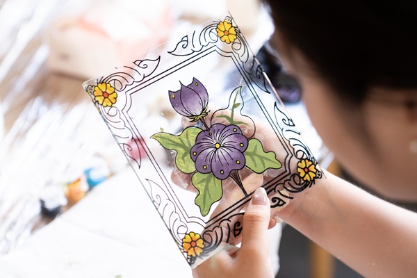 Từ ‘Sắc Nam’ đến ‘Thấu Kiếng’: Khi di sản dần sống dậy trong trái tim người trẻ