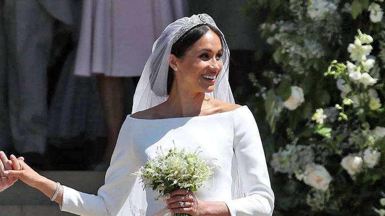 Váy cưới của Meghan Markle và Công nương Kate được tìm kiếm nhiều nhất năm 2021