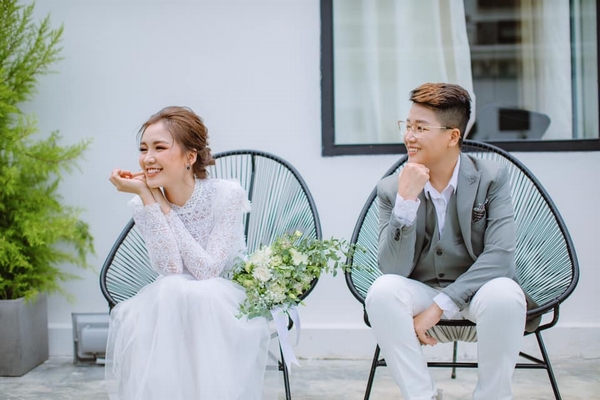 Ngắm ảnh cưới lãng mạn của Á quân ‘Solo cùng Bolero’ và bạn đời chuyển giới 