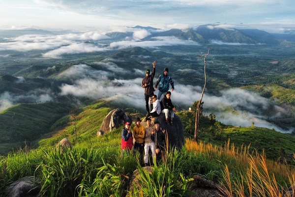 Khám phá biển mây bồng bềnh tại đỉnh Chư Hreng