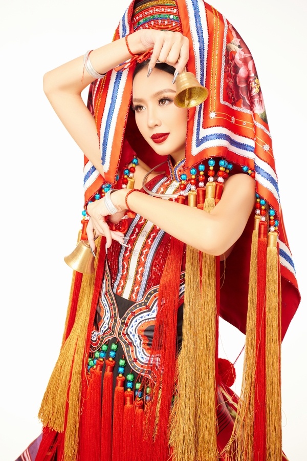 Dàn giám khảo ‘bấn loạn’ trước màn chửi live của TikToker ‘Bé Bãy’