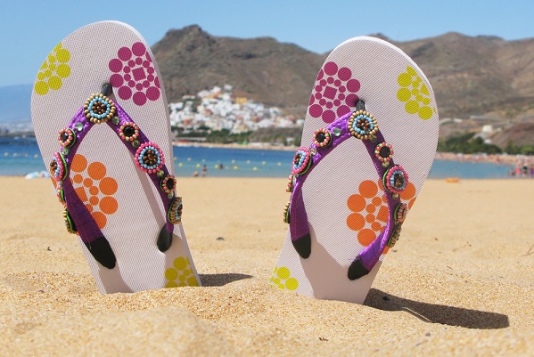 Những món đồ dùng cần cho chuyến du lịch biển của con gái