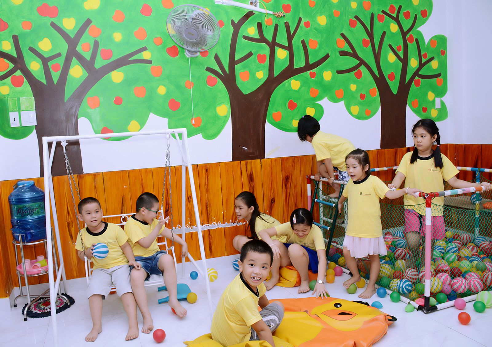 Trẻ em cần một phương pháp học thực tiễn nhưng khoa học