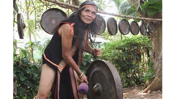 Nghệ nhân ưu tú A Biu và nhạc cụ độc đáo âm sắc Tây Nguyên