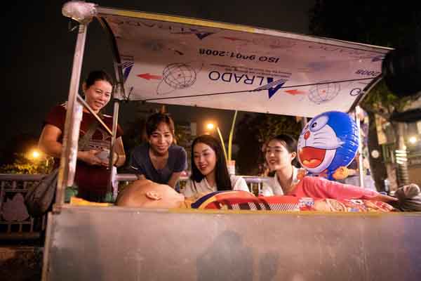 Thí sinh ‘Hoa hậu Việt Nam’ mang ấm áp đến những mảnh đời cơ nhỡ tại Sài Gòn