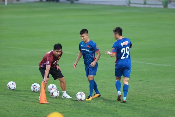 HLV Troussier tạo sự cạnh tranh trong đội tuyển Việt Nam