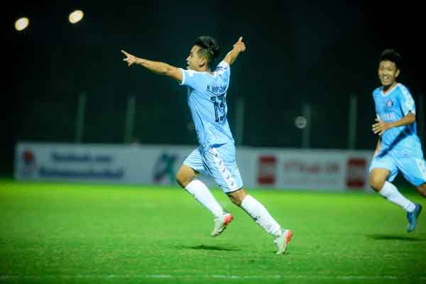 Khai mạc giải hạng nhì: Xé lẻ quân Học viện Nutifood, người chơi hay kẻ lạc lõng