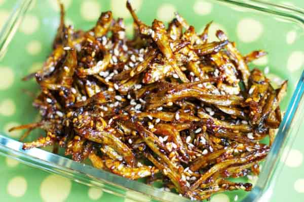 Bí quyết làm cá khô rim tỏi thơm ngon