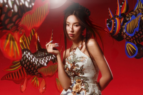 Thùy Tiên đẹp hút hồn trong bộ ảnh Trung thu