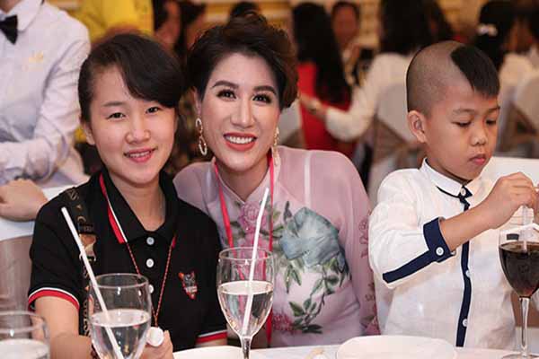 Trang Trần bán đồ cũ gom đủ 1 tỷ xây cầu từ thiện