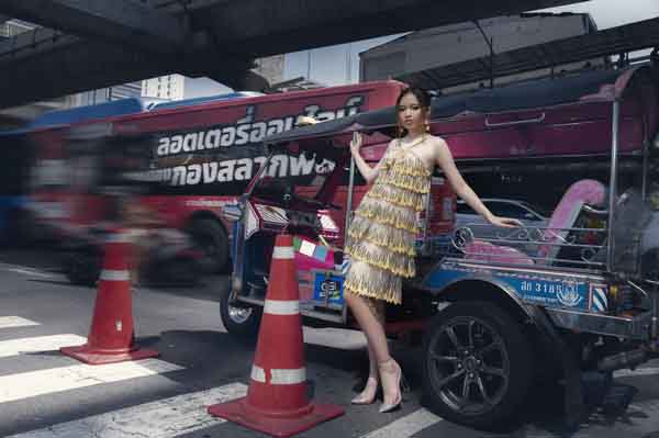 Mẫu nhí Bảo Hà ‘quậy đục nước’ phố Thái trong phong cách chất lừ