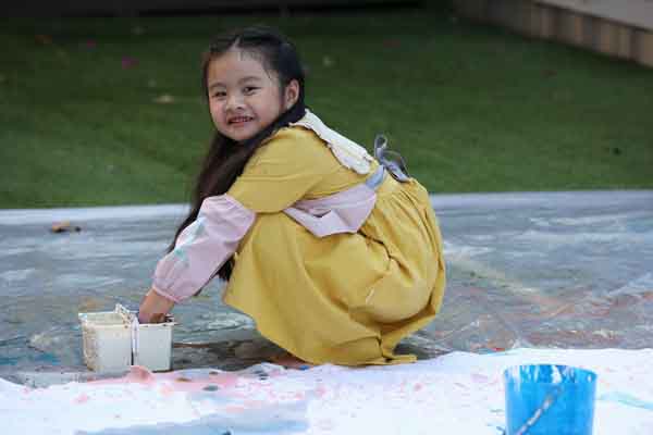 Con gái Vân Trang ‘cosplay’ giống mẹ như đúc