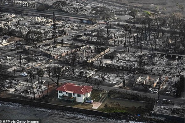 Ngôi nhà kỳ diệu sống sót sau thảm họa ở Hawaii