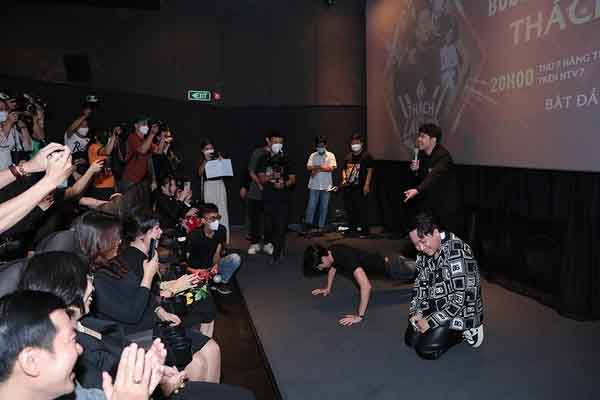 Trấn Thành thách đố Bình An hít đất