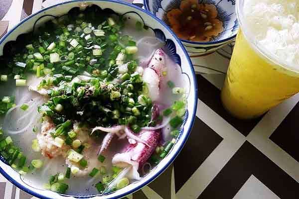 Đi ăn bún quậy ở Phú Quốc