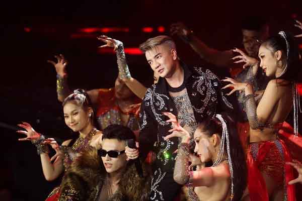 Đàm Vĩnh Hưng ‘cực máu lửa’ tái hiện hơn 30 ca khúc trong live concert