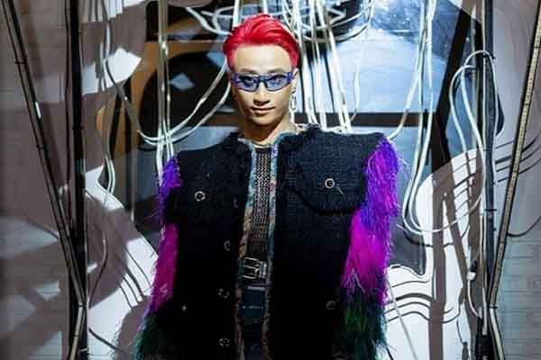 Adam Lâm được ví von là ‘tắc kè hoa’