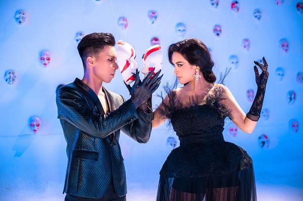 NSUT Quốc Nghiệp khoe body 6 múi trong MV mới của bà xã Ngọc Mai