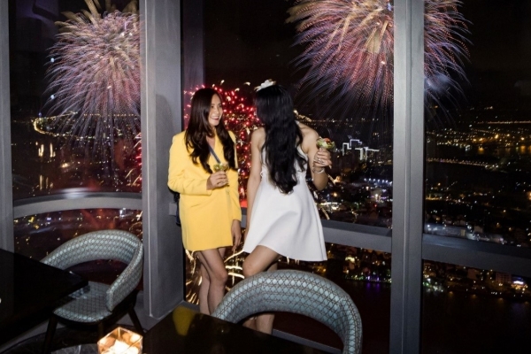 Nhìn lại những khoảnh khắc rực rỡ tại điểm ngắm pháo hoa đẹp nhất Sài thành