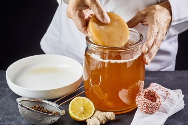 Kombucha: Thần dược giúp ‘trẻ mãi không già’