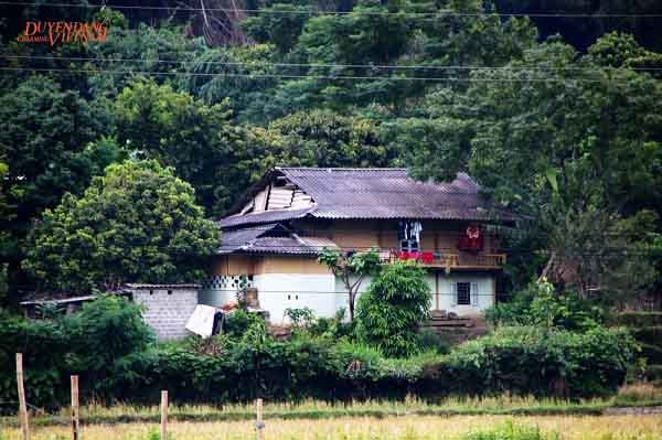 Tú Lệ đẹp như tranh vẽ