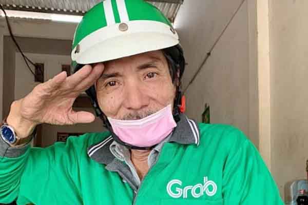 Thương Tín: ‘Tôi vui khi làm shipper’