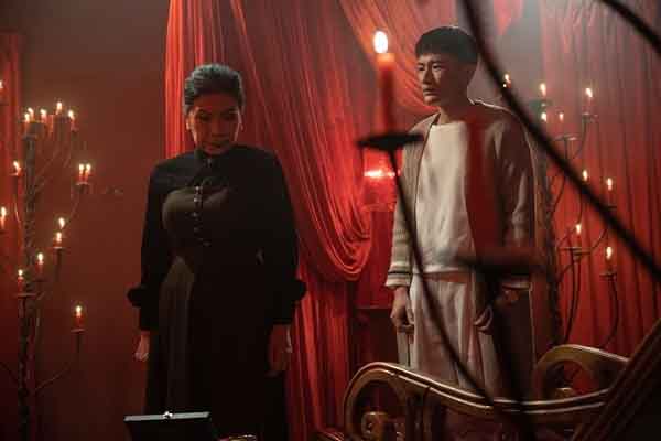 Phim ‘Hạnh phúc máu’ đạt top 1 doanh thu phòng vé, ‘trái ngọt’ cho sự cố gắng của e-kip trẻ và mới