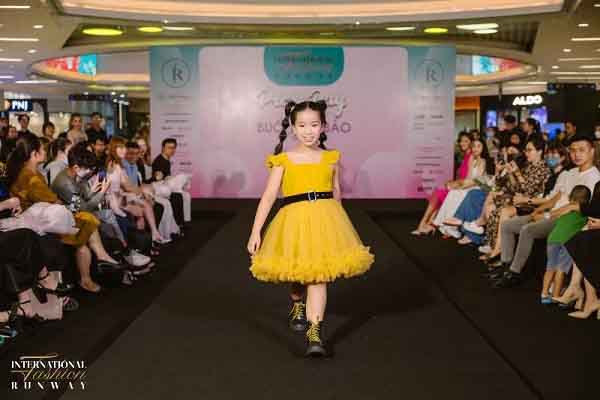 International Fashion Runway quy tụ nhiều NTK trên thế giới