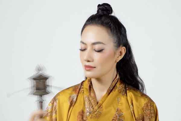 Tinna Tình mang nhạc Phật đến gần hơn với giới trẻ