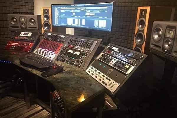 Đồng hành giúp đỡ Văn nghệ sĩ gặp khó khăn cùng vượt qua đại dịch Covid-19