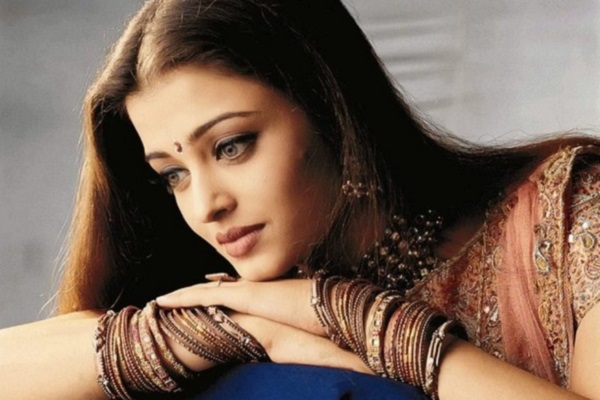 Hoa hậu Thế giới 1994 âm tính với Covid-19 sau 2 tuần điều trị