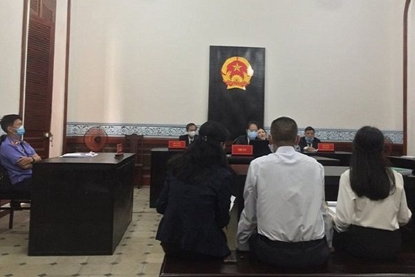 NÓNG: Chiều nay xử vụ kiện bản quyền tác giả ‘Gánh mẹ’